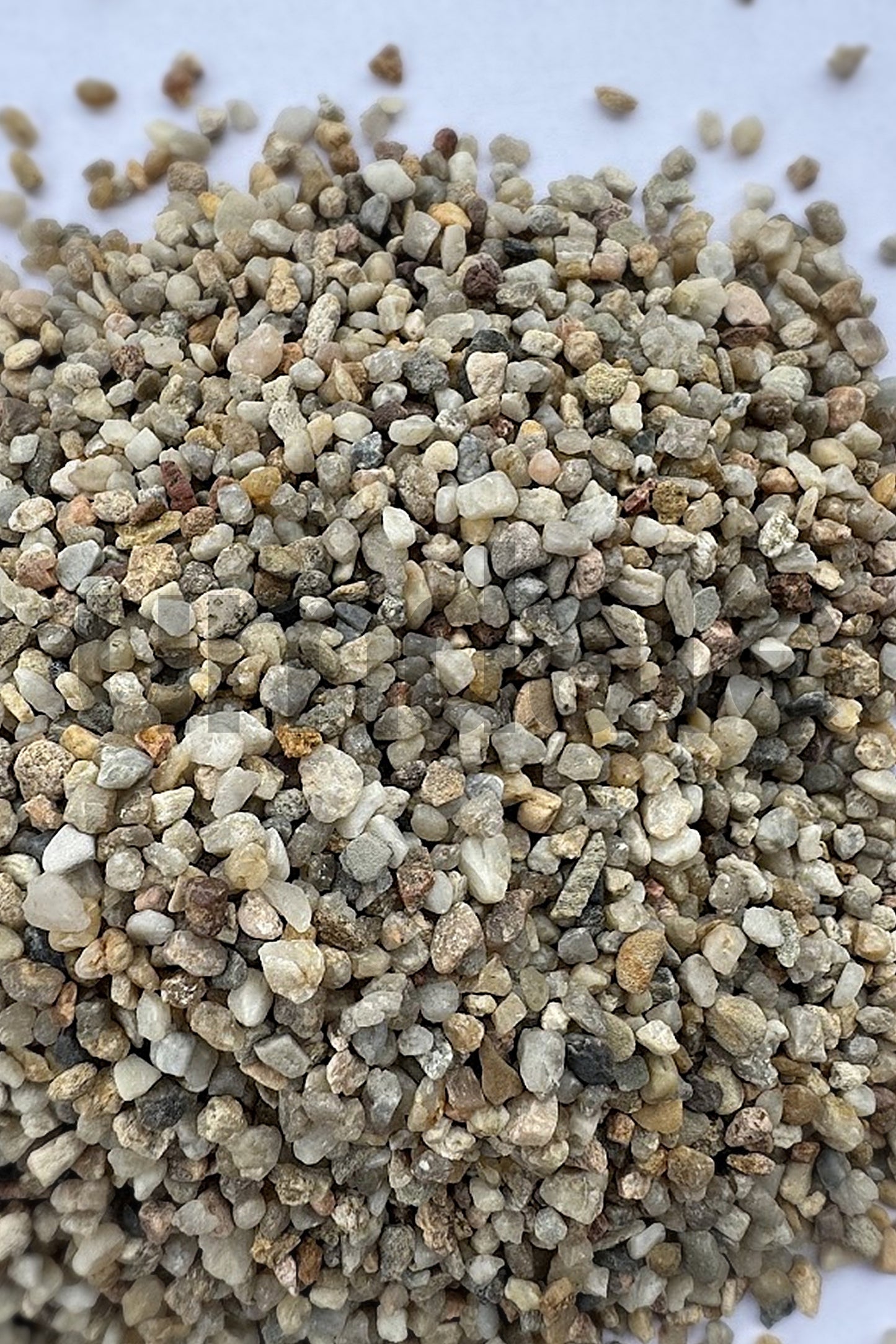 AQUAEL - Natural Multicolored Gravel 3/5 mm. 2 kg.