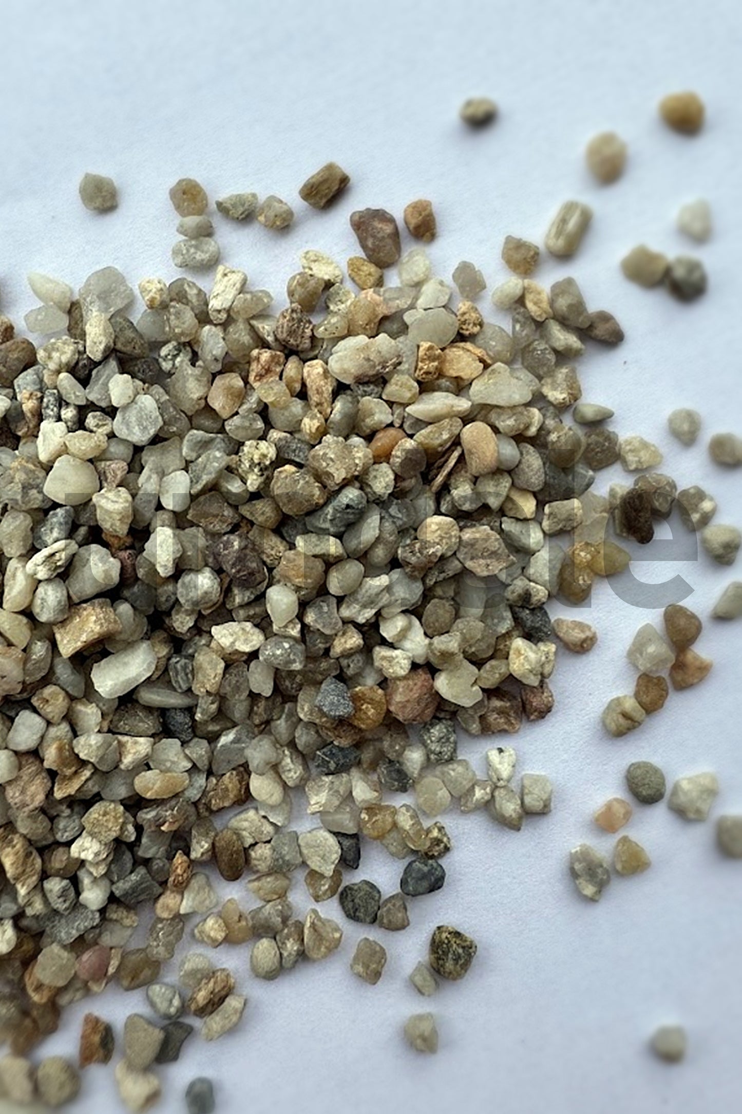 AQUAEL - Natural Multicolored Gravel 3/5 mm. 2 kg.