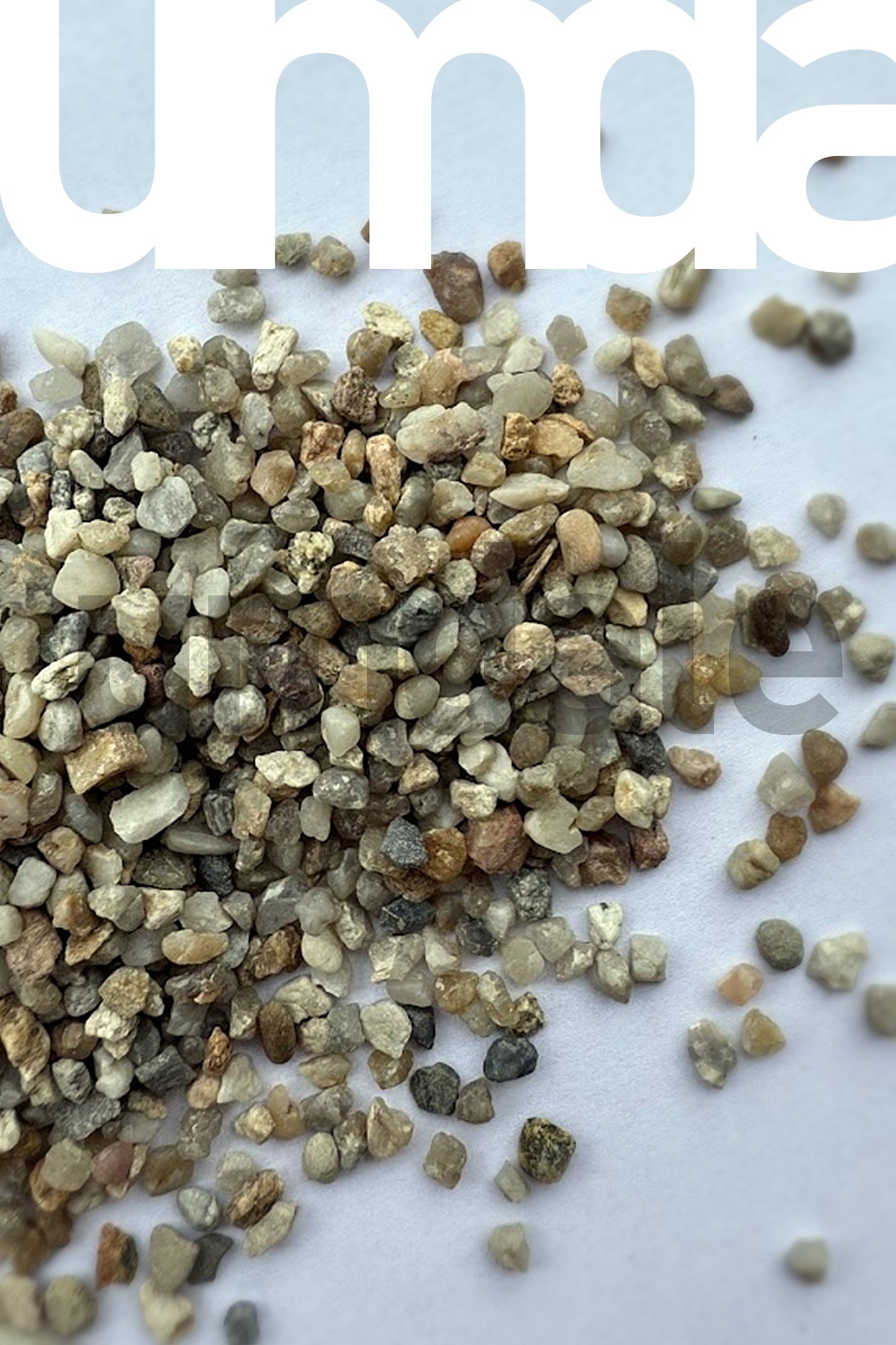 AQUAEL - Natural Multicolored Gravel 3/5 mm. 2 kg.